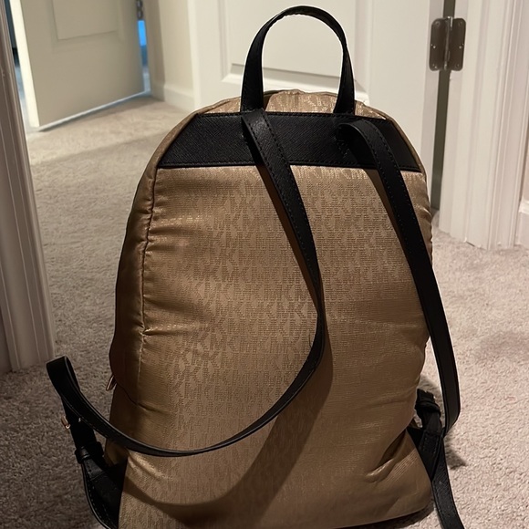 Backpack - Picture 2 of 2